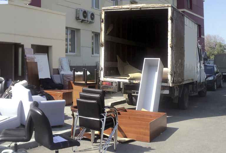 Заказ грузового автомобиля для транспортировки личныx вещей : коробки 15-16 сентября из Хабаровска в Краснодар